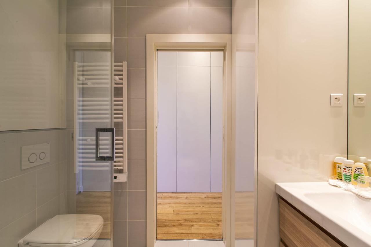 Grand H -f2, Face Vieux- Nice, Terrasse, Ascenseur, Climatisation, Terrace - Center Apartment Nice